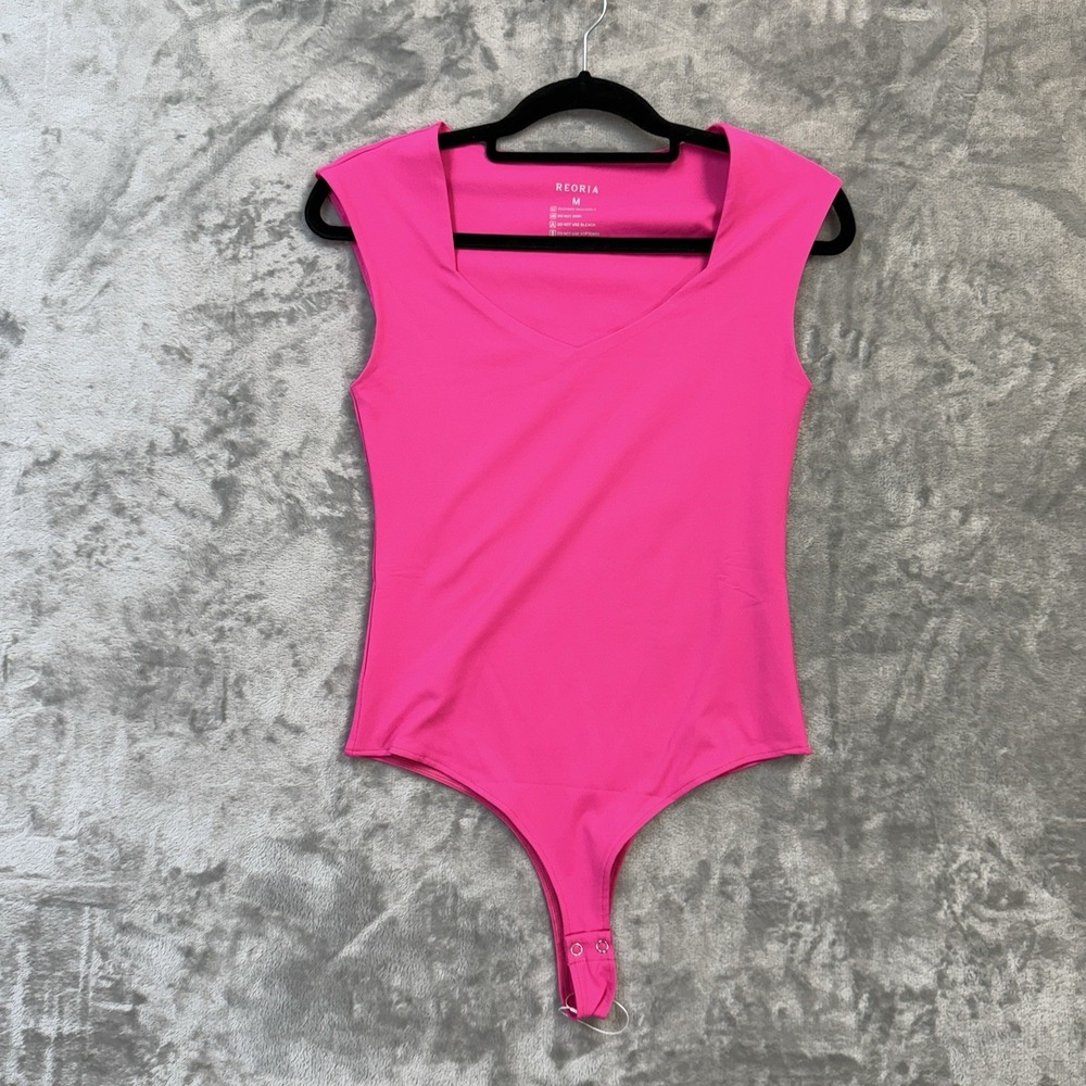 Hot‎ Pink Bodysuit Cap Sleeve Stretch T Back Basic Tee Size Medium NWOT